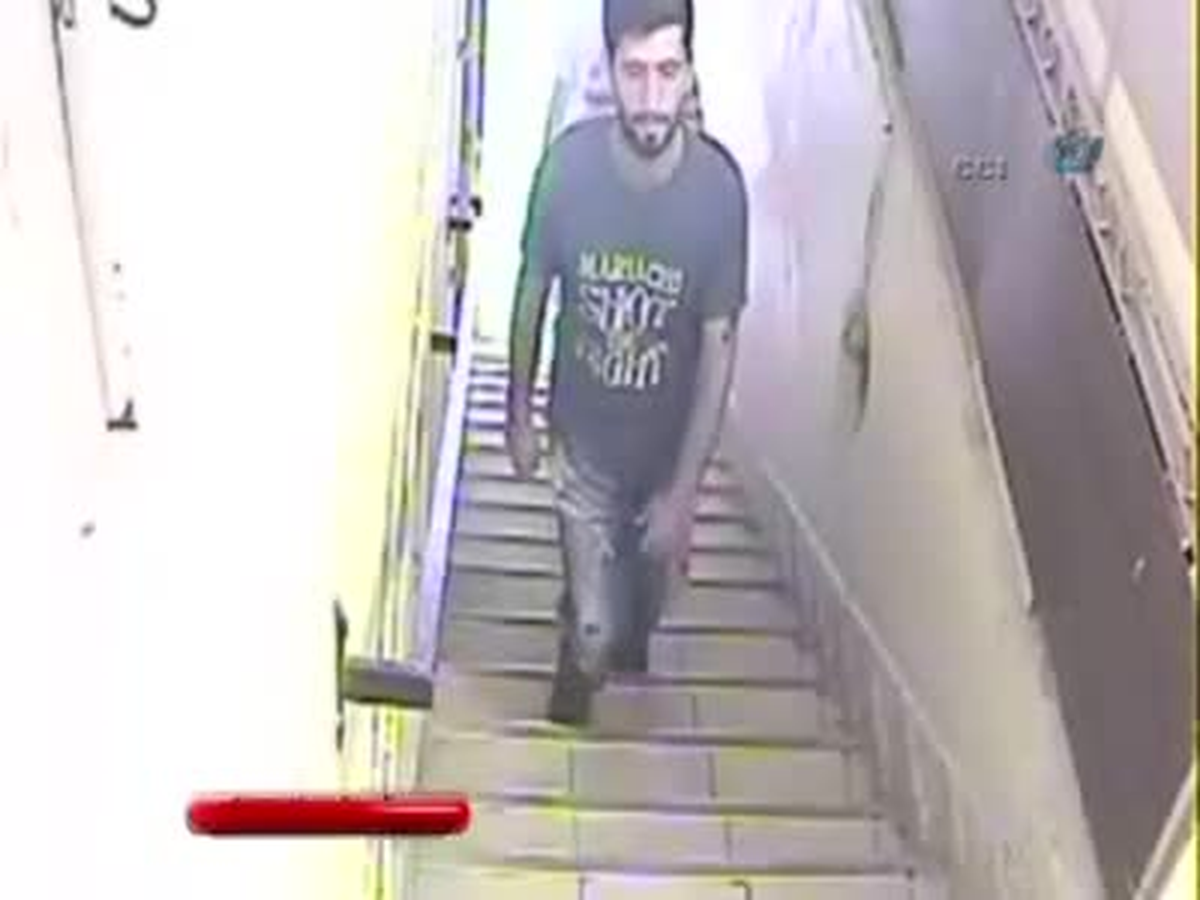 İnternet Cafeye Dadanan Hırsız Güvenlik Kamerasına Yakalandı