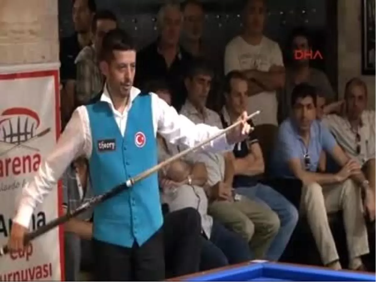 İstanbul'da Üç Bant Bilardo Turnuvası Yapıldı