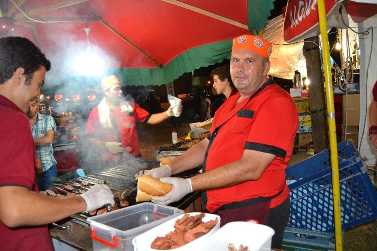 Köfteciler Ayçiçeği Festivalinden Memnun Ayrıldı