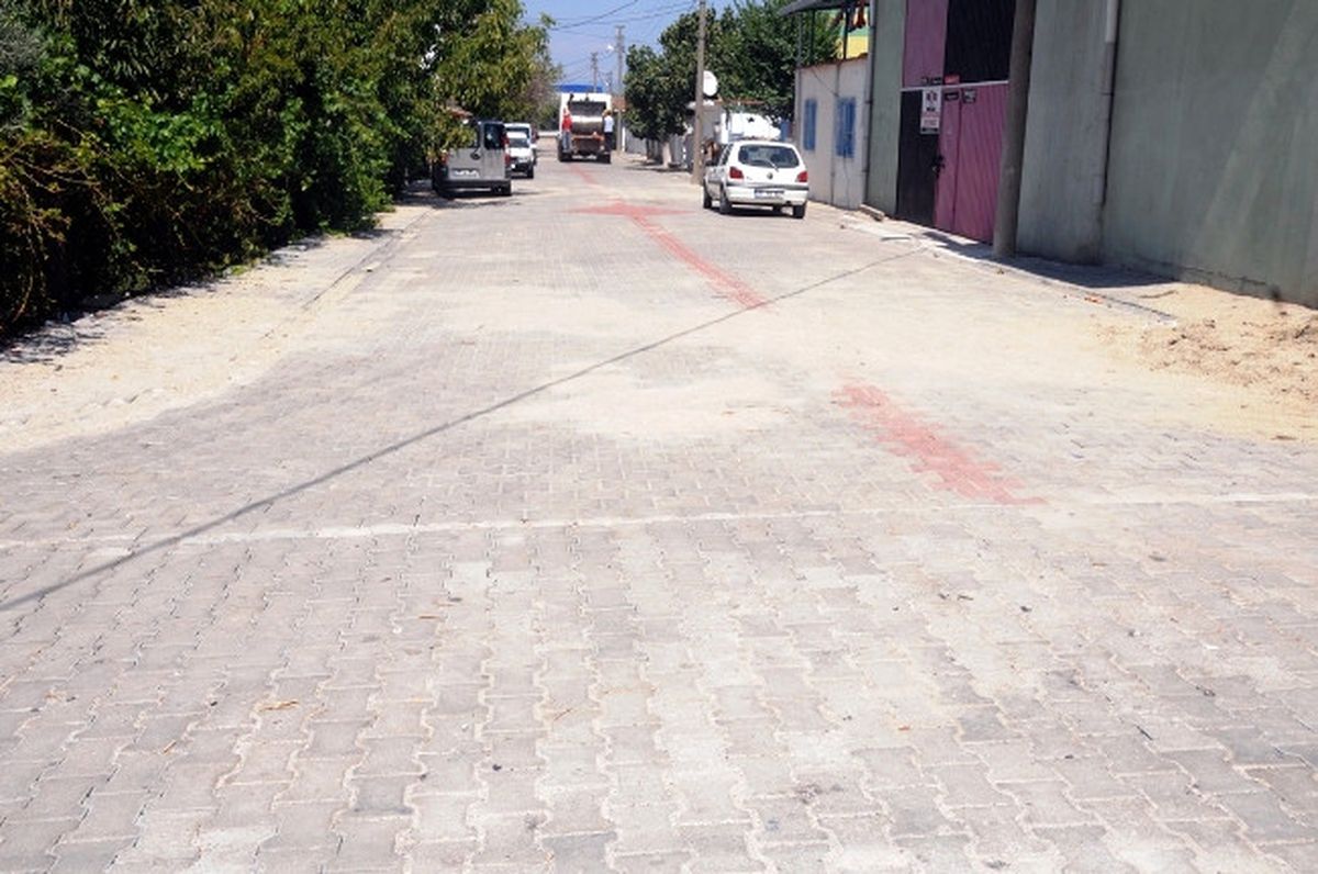 Manisa Belediyesi\'nde Asfaltlama ve İyileştirme Çalışmaları