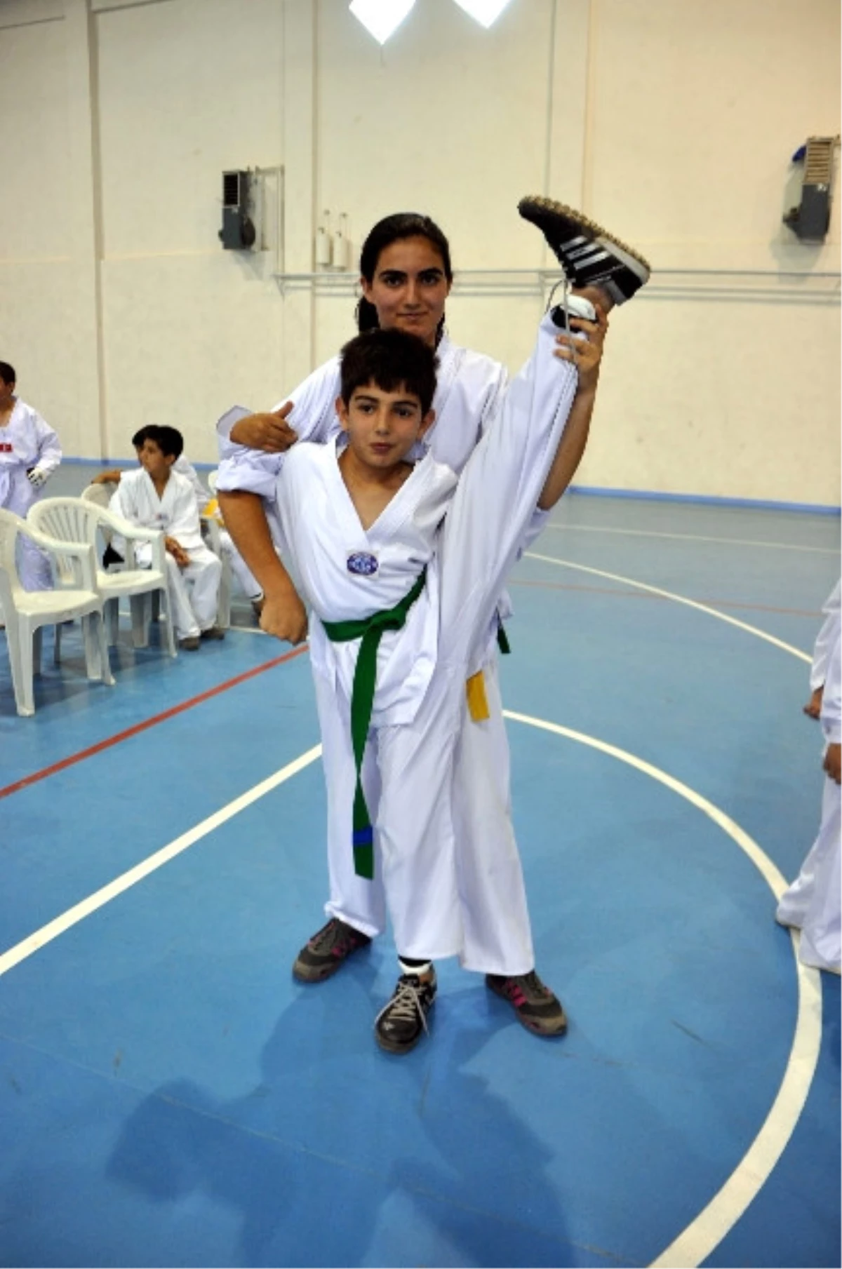 Sivas İl Tekvando Şampiyonası Suşehri\'nde Yapıldı