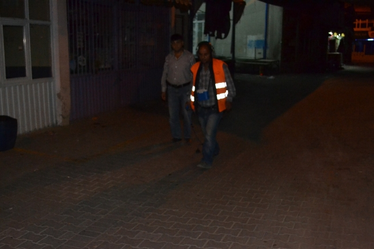 Su Kaçağı Ekibi Gece Tespit Yapıyor