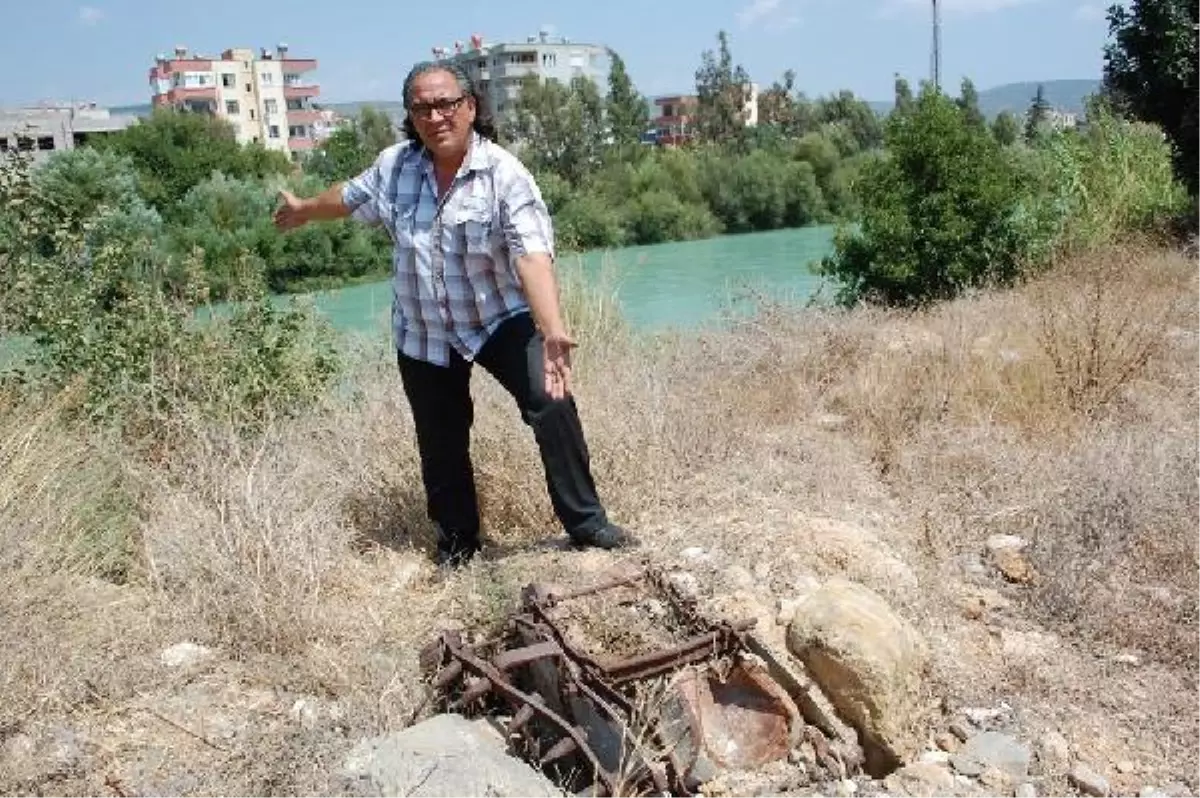 100 Yıllık Su Çarkı Kaderine Terk Edildi