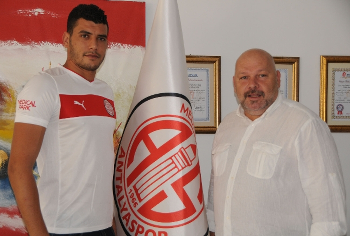 Antalyaspor Tunuslu Oyuncu Selmi ile Yeniden Anlaştı