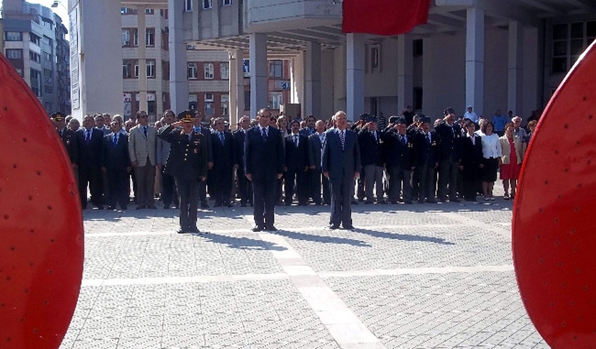Atatürk\'ün Zonguldak\'a Gelişi Törenle Kutlandı