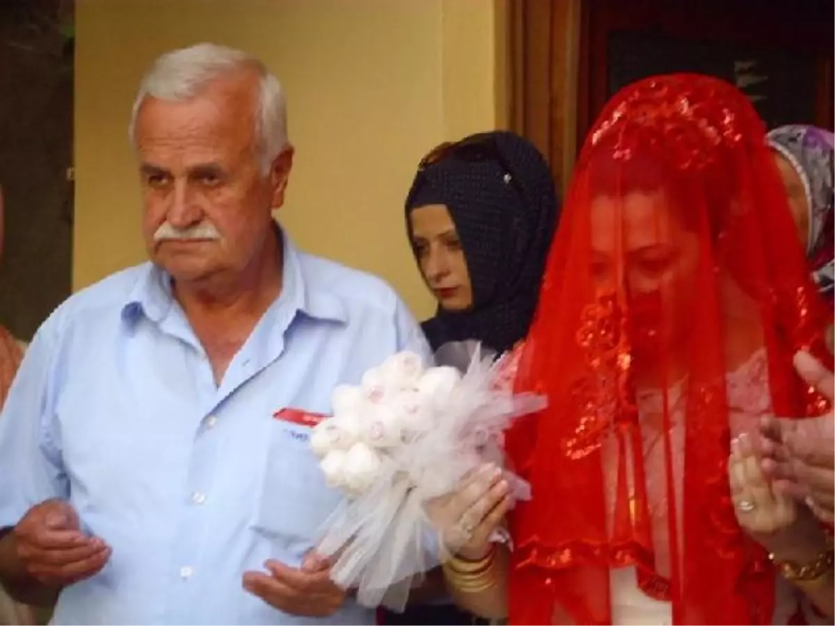 Aynı Evden, Aynı Gün Hem Cenaze, Hem Gelin Çıktı.