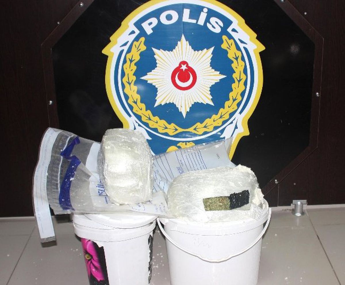 Bingöl\'de Esrar ve Kaçak Sigara Operasyonu
