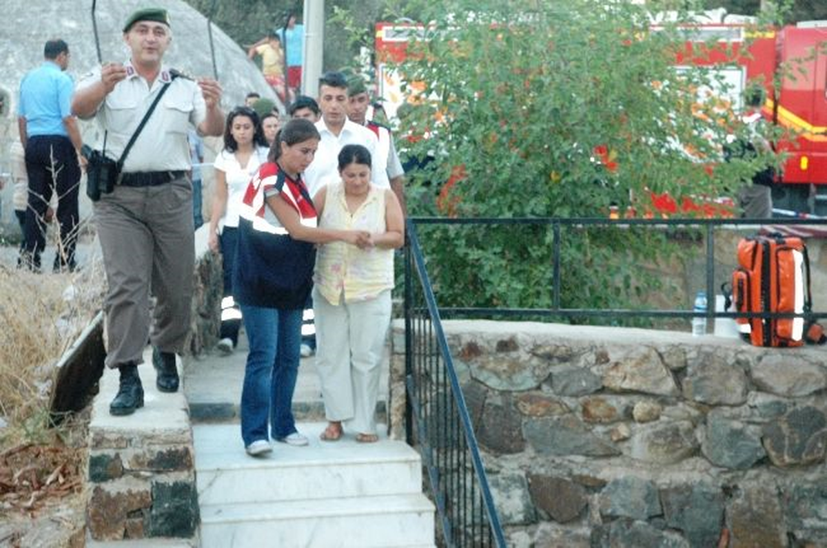 Bodrum\'da Bir Baba İki Çocuğunu Evde Rehin Aldı (2)