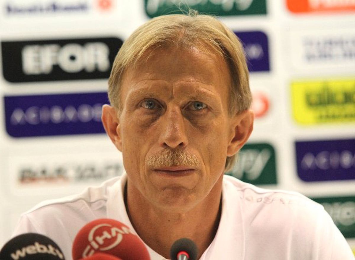 Bursaspor Teknik Direktörü Christoph Daum: "Taraftarımıza Takım Yaşadığını Gösterdik"