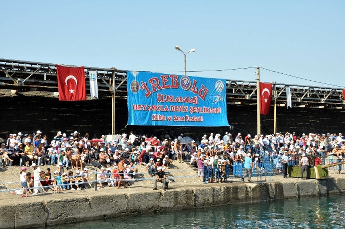 Deniz Şenlikleri İneboluluları Eğlendirdi