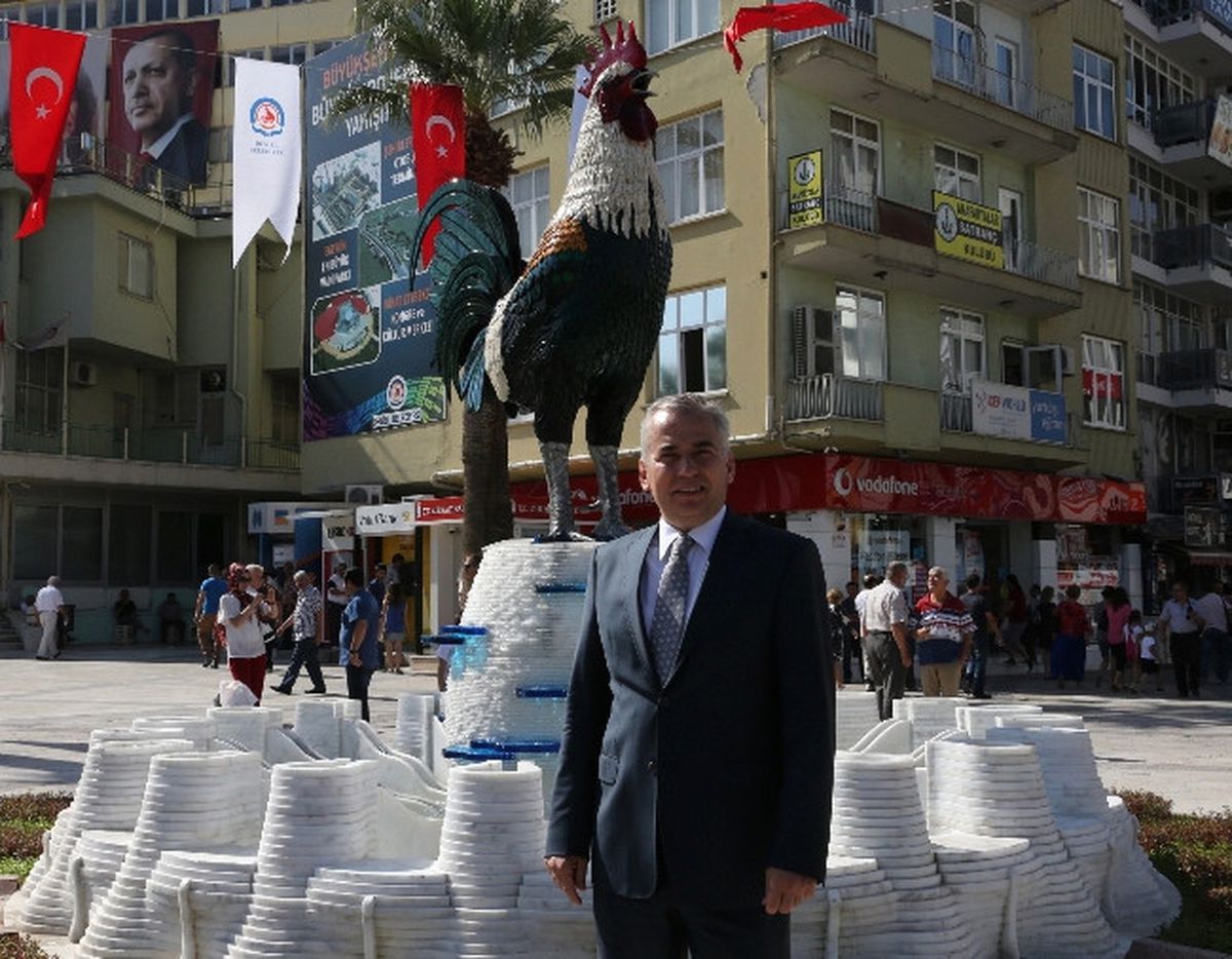 Denizli\'de Cam Horoz İki Saatte Bir Ötecek