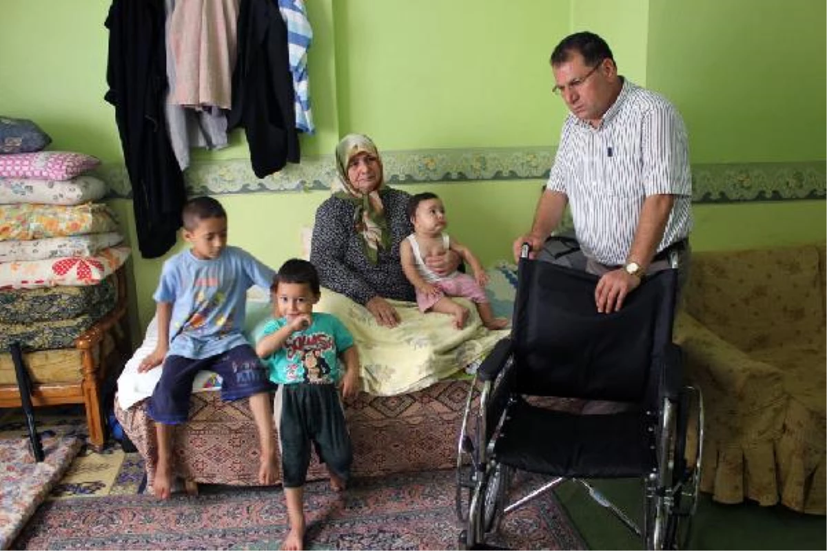 Engelli Sığınmacılara Tekerlekli Sandalye