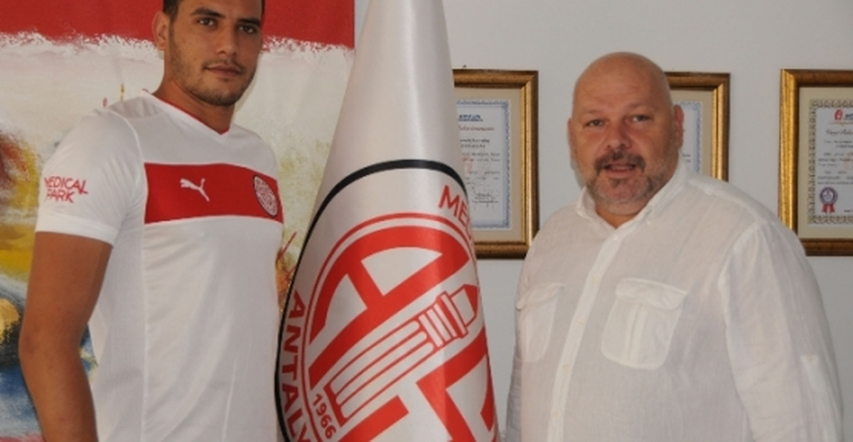 Antalyaspor, Hentbol\'da Selmi\'nin Sözleşmesini Uzattı
