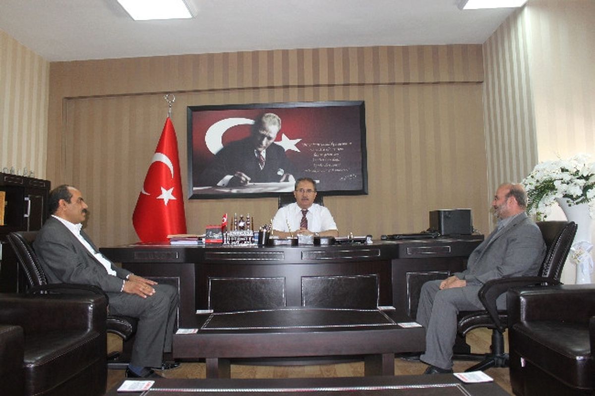 İnsanı Yardım Platformu Koordinatör Vali Dalmaz\'ı Ziyaret Etti