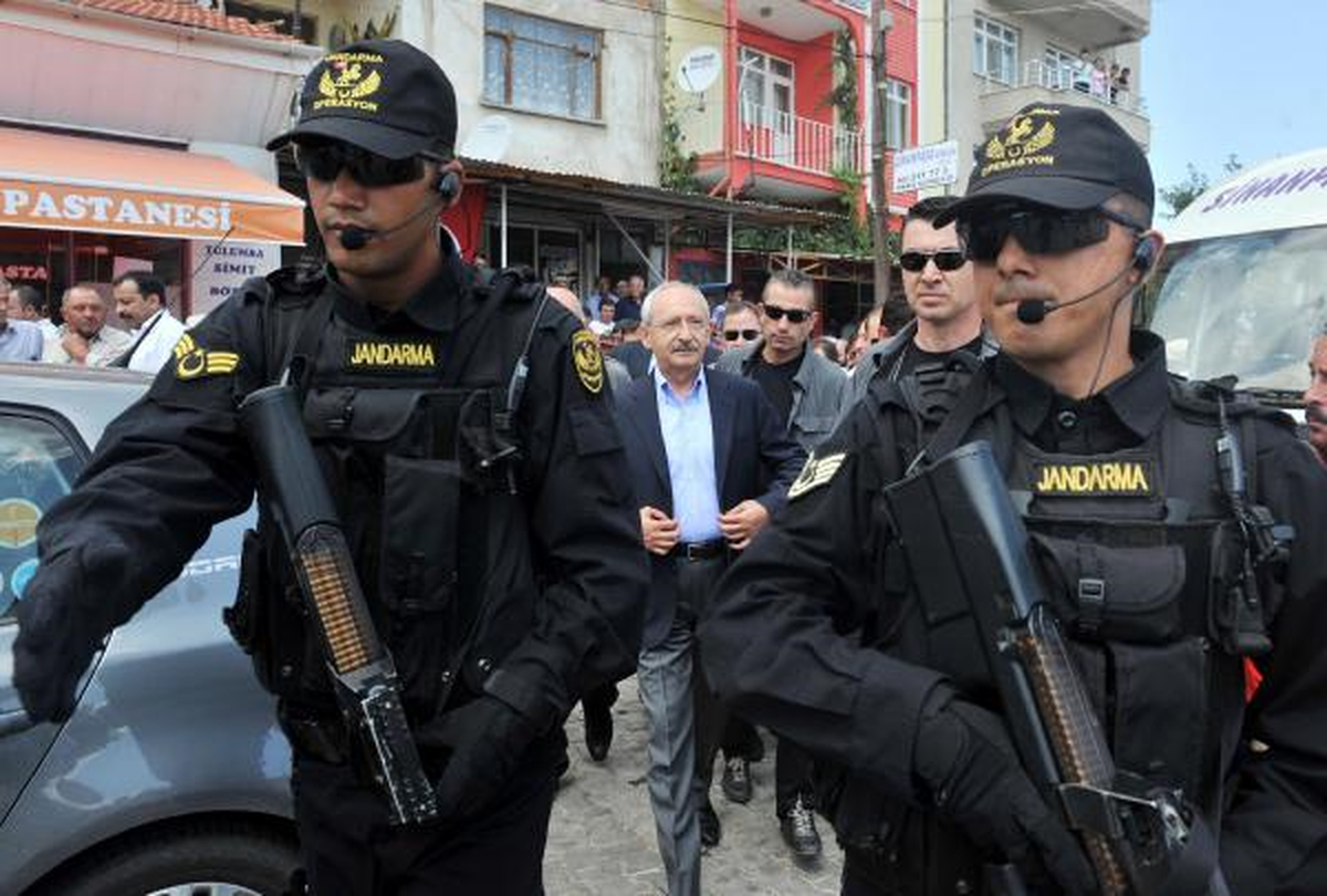 Kılıçdaroğlu\'dan Kendisini Yuhalayan AKP\'lilere Sert Yanıt