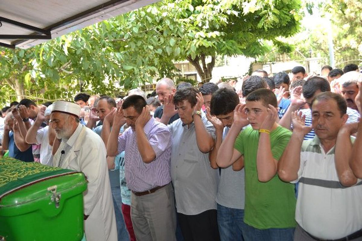 Kula\'lı Sevilen İşadamı Toprağa Verildi