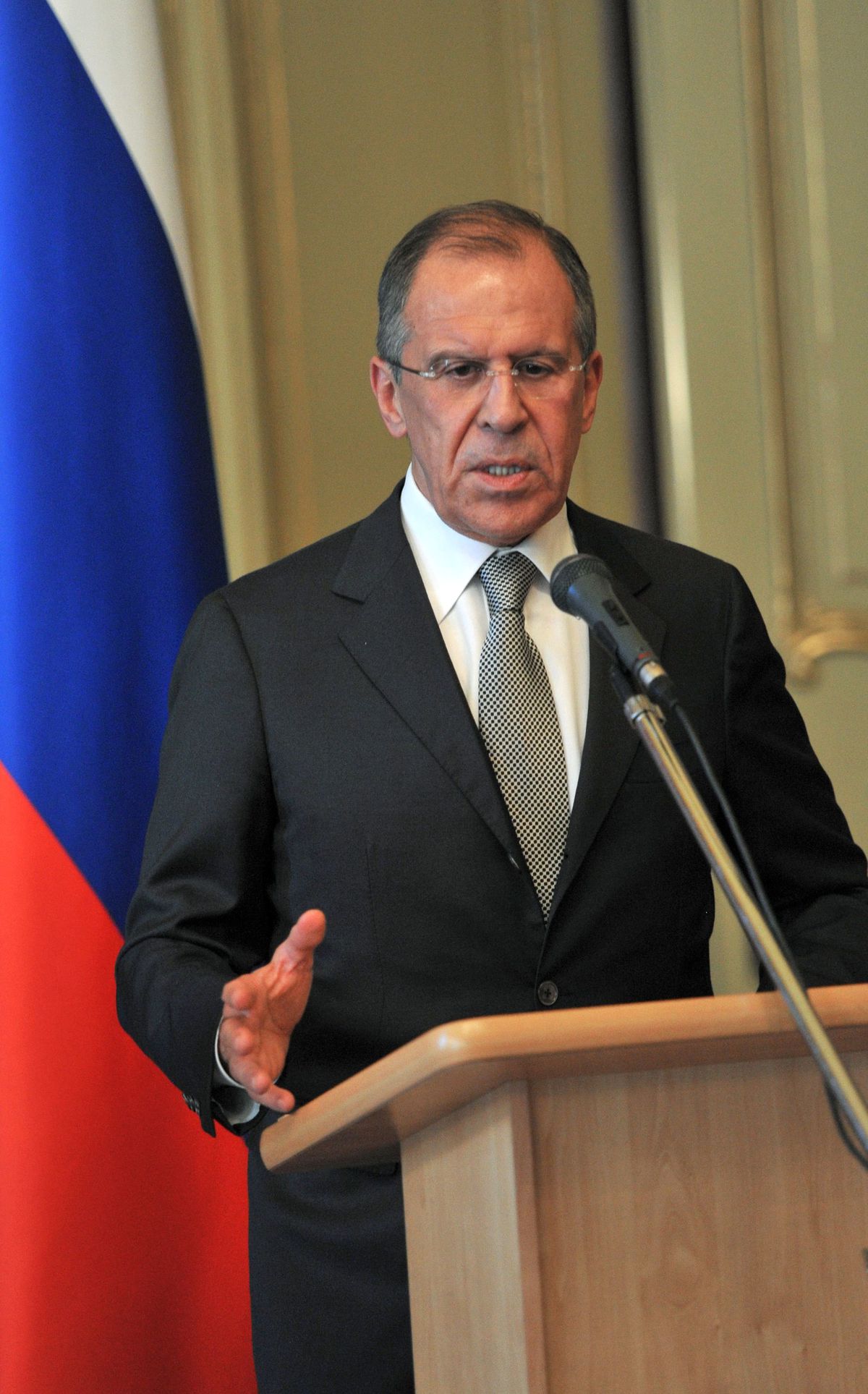 Lavrov, Kerry\'i Aradı ABD\'den Şam\'a Olası Bir Askeri Harekattan Kaçınması Çağrısında Bulundu