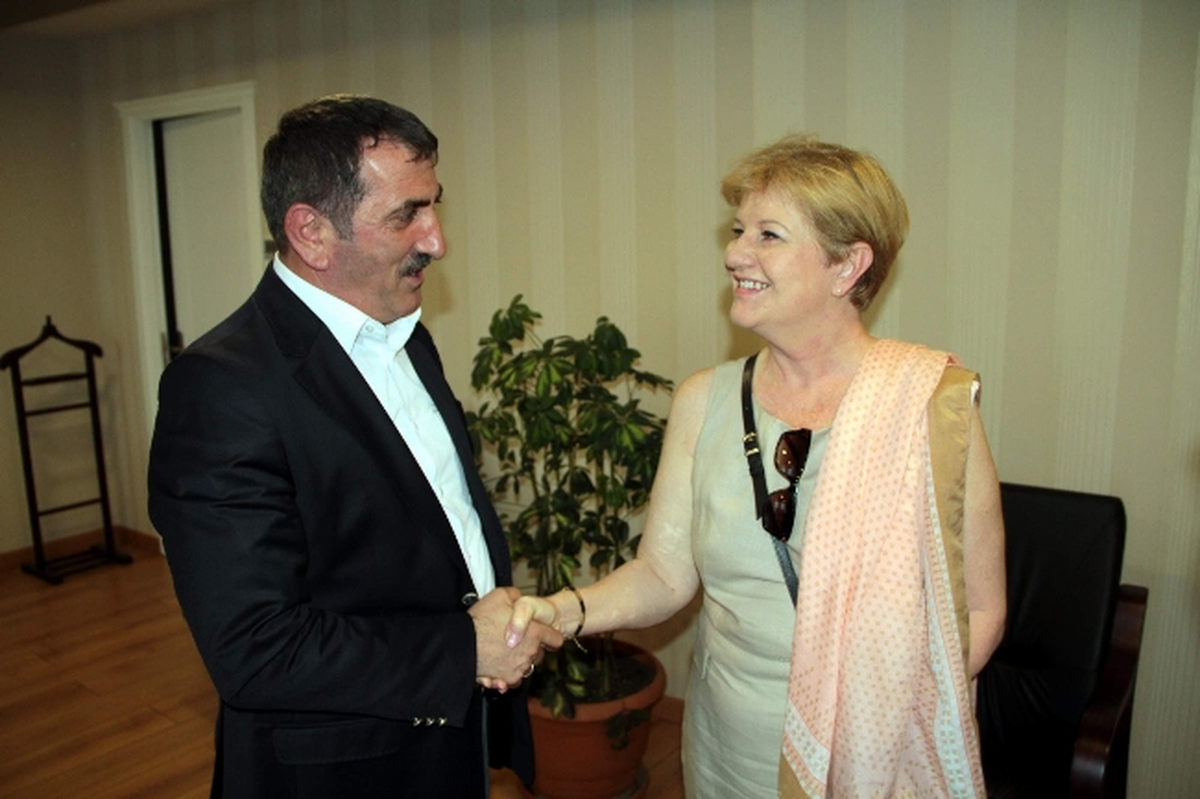 Macar Milletvekili AK Parti\'yi Ziyaret Etti