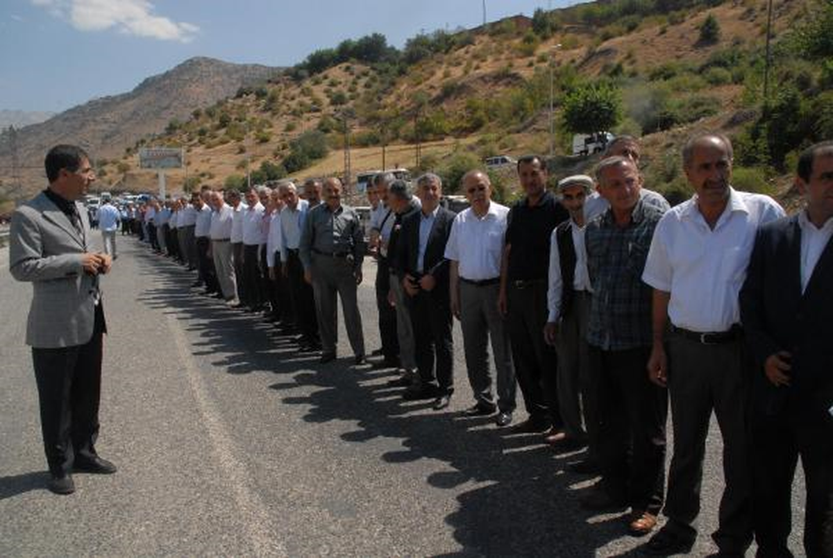 Maliye Bakanı Şimşek\'e Uzun Karşılama Kuyruğu