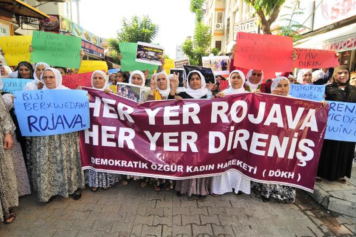 Mersin\'de Yürümek İsteyen BDP\'li Kadınlara Polis Engeli