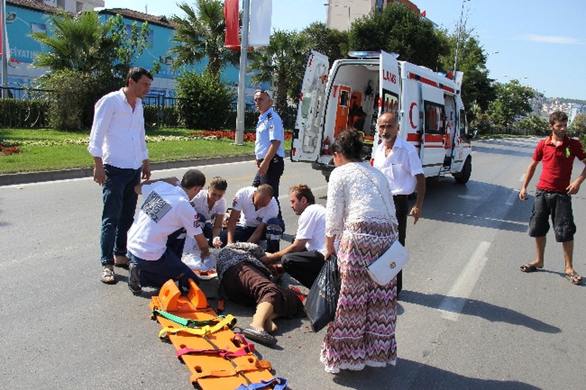 Otomobilin Çarptığı Yaşlı Kadın Ağır Yaralandı