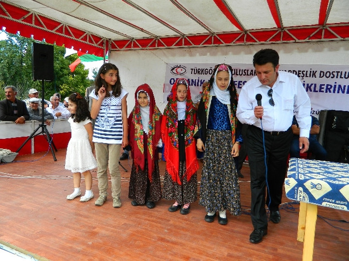 Posof Türkgözü\'nde Elma Festivali Coşkusu