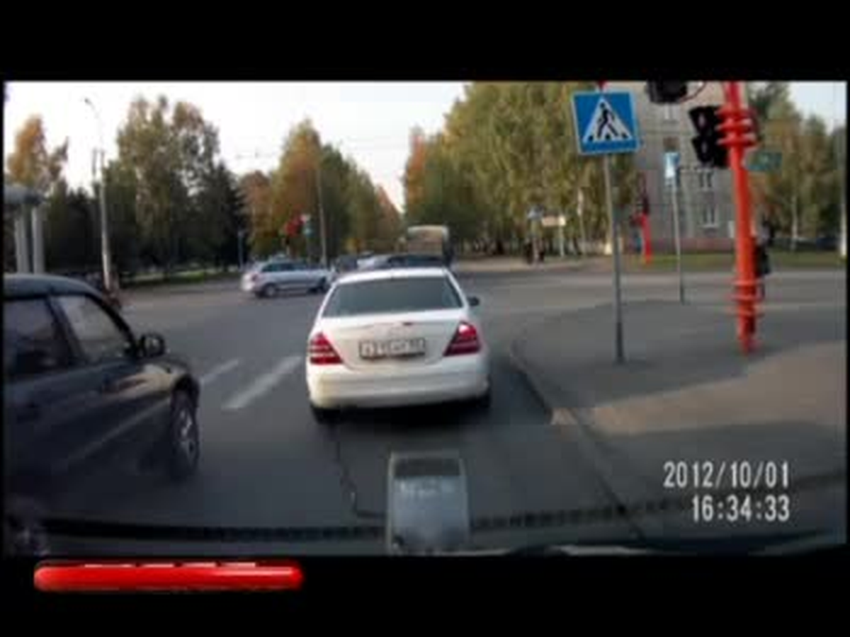 Rusya\'da Şanslı Sürücü Böyle Kurtuldu