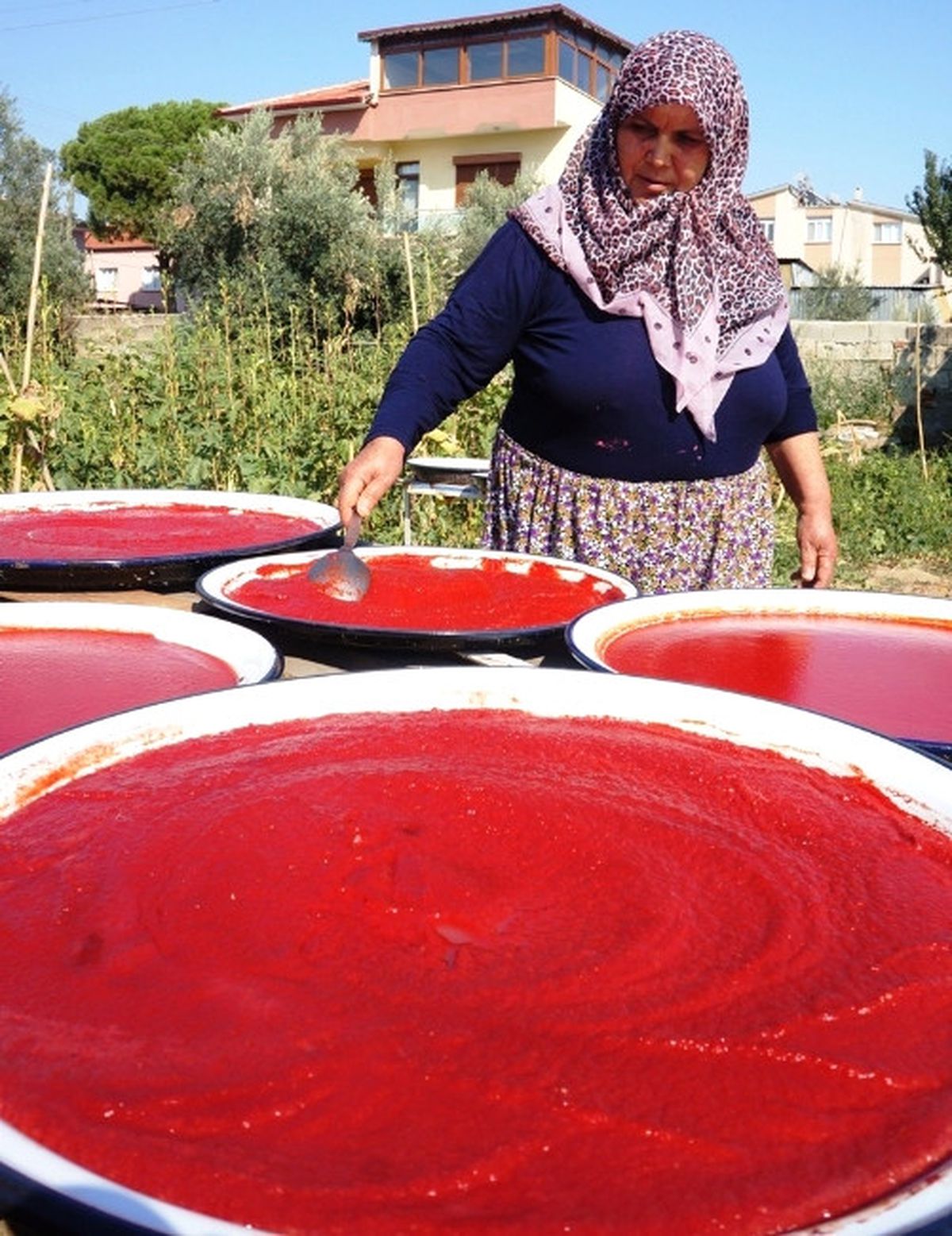 Sarıgöl\'de Kışlıklar İçin Kollar Sıvandı