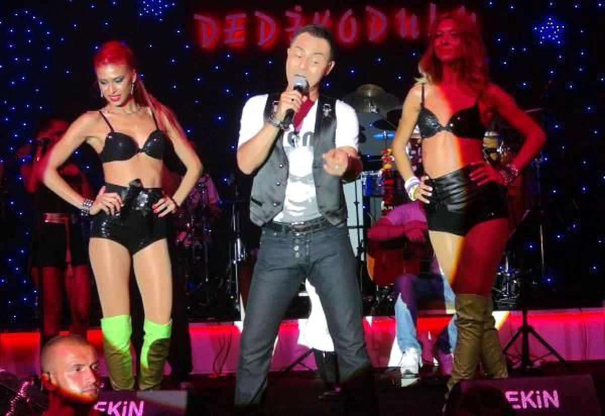 Bodrum Serdar Ortaç Nişanlandığını Açıkladı