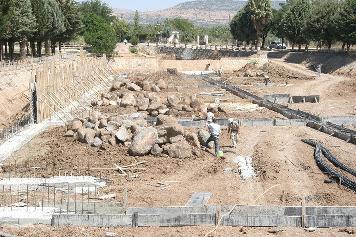 Söğütlüdere Mesire Alanındaki Yapay Gölün Alanı Yeniden Yapılıyor