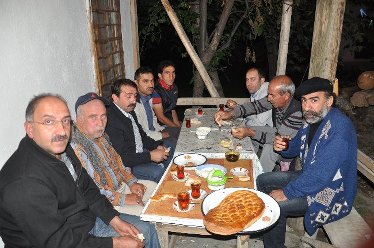 Ünlü Kuaför Harun Cici Köyünde Festival Yapıyor