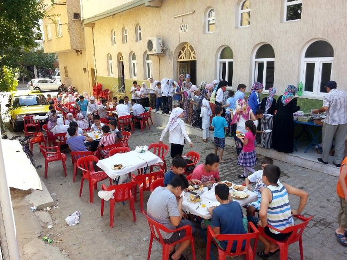 Yaz Kur\'an Kursuna Katılan Çocuklar İçin Tören Düzenlendi