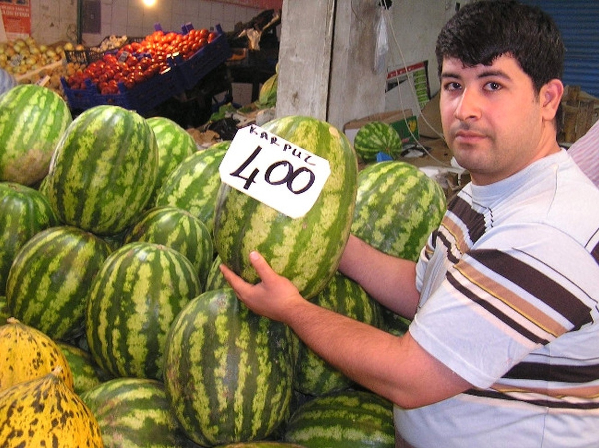 Yerli Karpuz Çıktı, Fiyat Tepetakla İndi