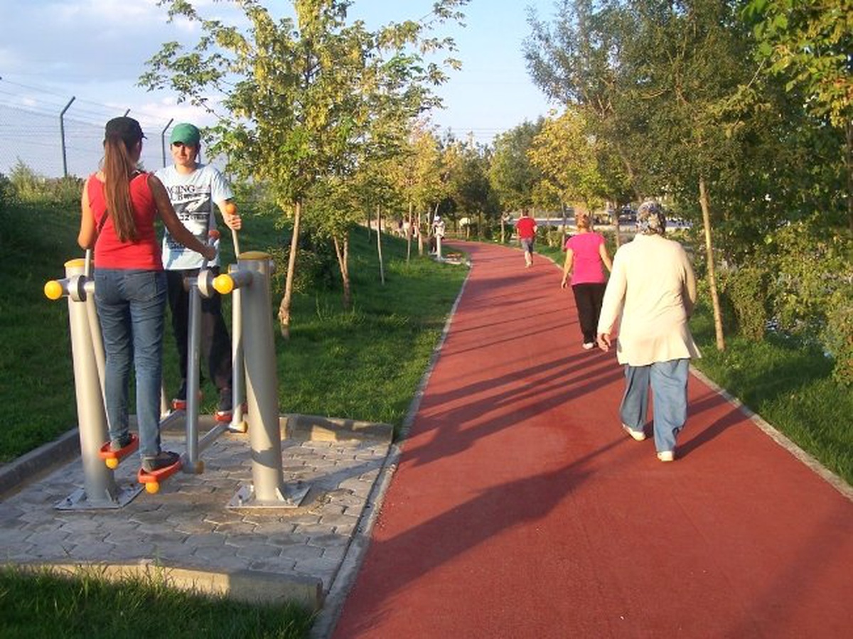 Yürüyüş Yolu Yeniden Düzenlendi