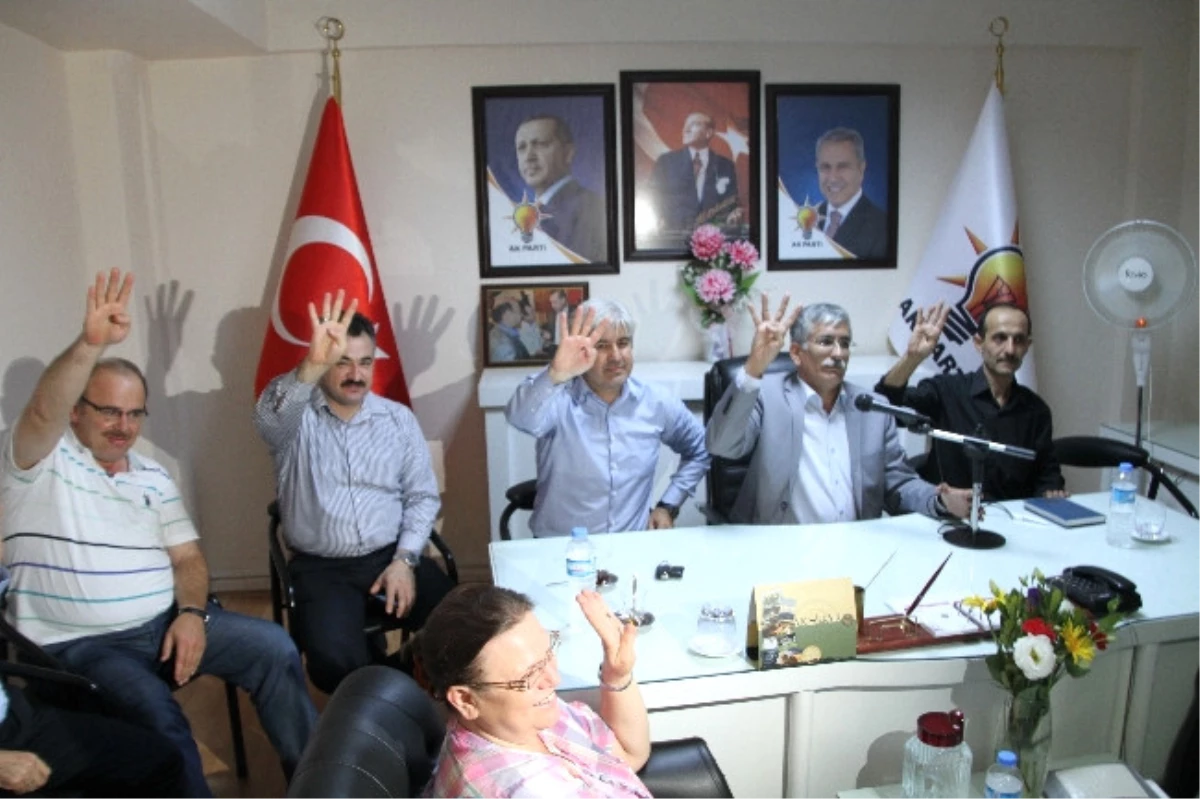 AK Parti Akhisar Teşkilatı Suriye ve Mısır\'da Yaşanan Olayları Kınadı
