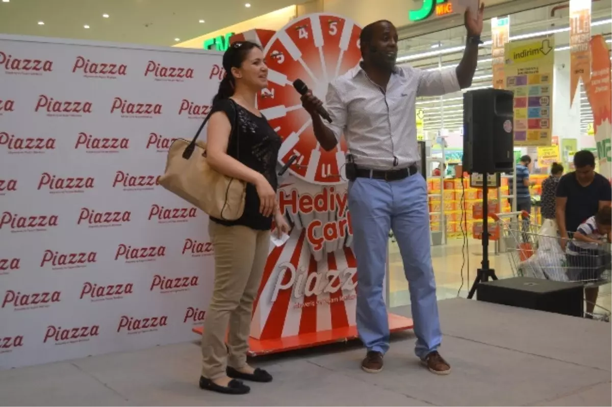 Ali Tınaz, Piazza\'da Şans Dağıttı