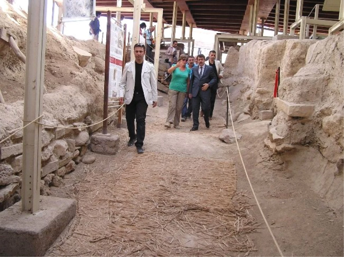 Aslantepe\'nin Dünya Kültür Mirası Unesco Listesine Alınması İçin Başvuru Yapılacak