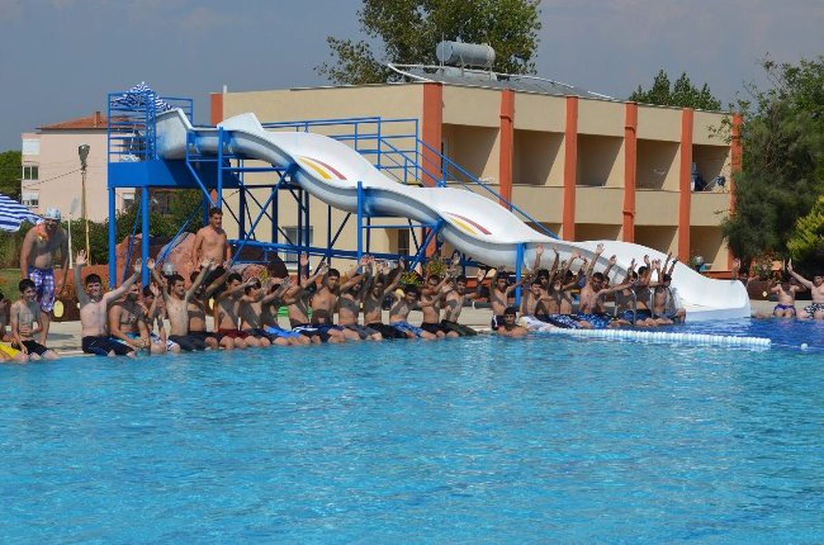 Aydınlı Gençler Davutlar Gençlik Kampında Eğleniyor