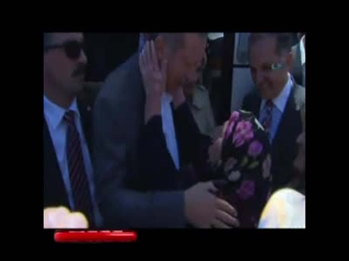 Başbakan Erdoğan Hasibe Nineyle Konuştu Horon Ekibini İzledi