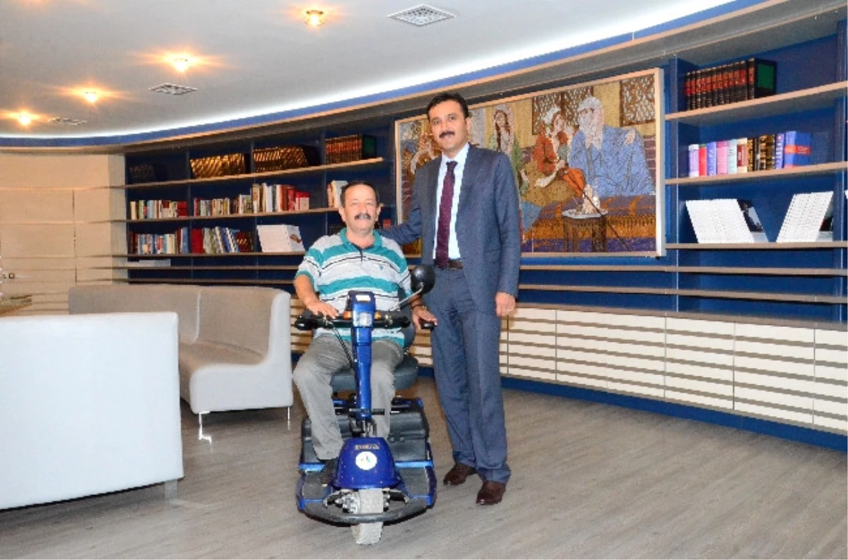 Başkan İsmail Bayram\'dan Akülü Engelli Arabası