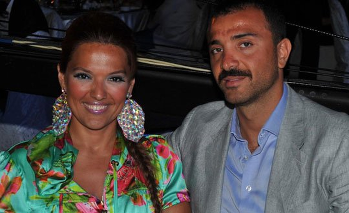 Demet Akalın ve Eşi Bir Oturuşta 2.5 Kilo Et Yiyor