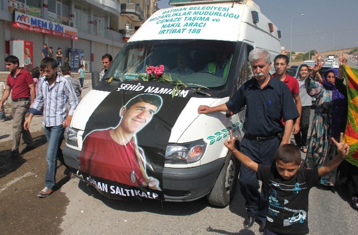 Cizre\'de Polis Aracının Çarptığı Genç Defnedildi