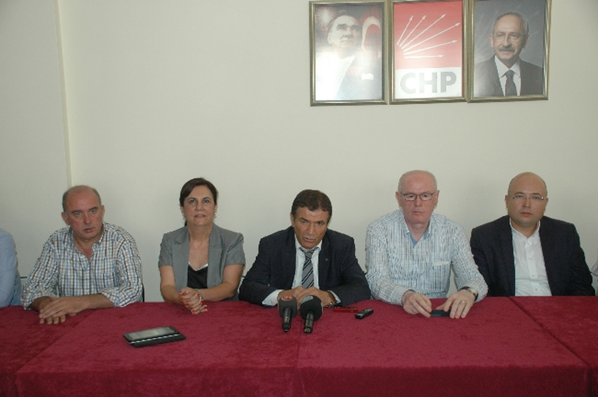 Cumhuriyet Halk Partisi\'ne Toplu Katılım