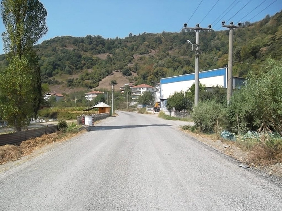 Fabrikaların da Bulunduğu İki Mahallenin Yolları Asfaltlandı