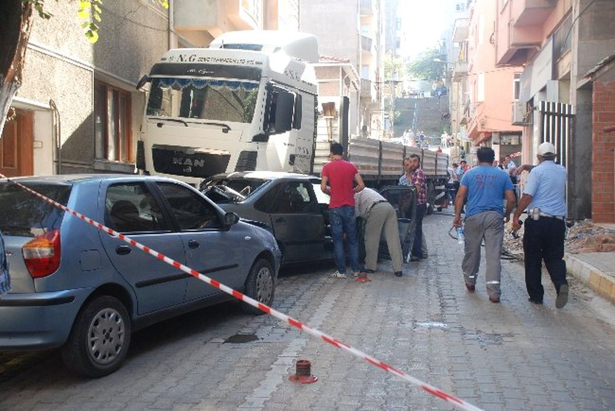 Freni Patlayan Tır 7 Aracı Biçti