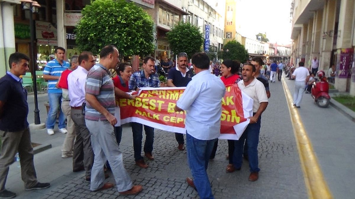 Hatay\'da Basın Açıklaması Yapmak İsteyen Gruba Polis Müdahale Etti