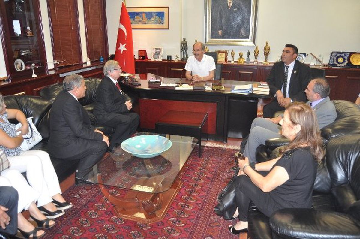KKTC Şehit Aileleri ve Malul Gaziler Derneği\'nden Başkan Büyükerşen\'e Ziyaret