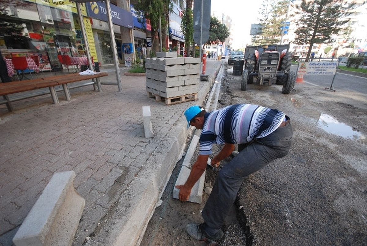 Kumluca\'da Drenaj Çalışmaları Devam Ediyor