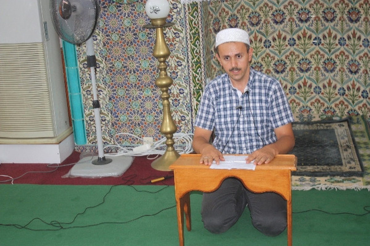 Kur\'an Kursunu Bitiren Öğrencilere Sertifika Verildi