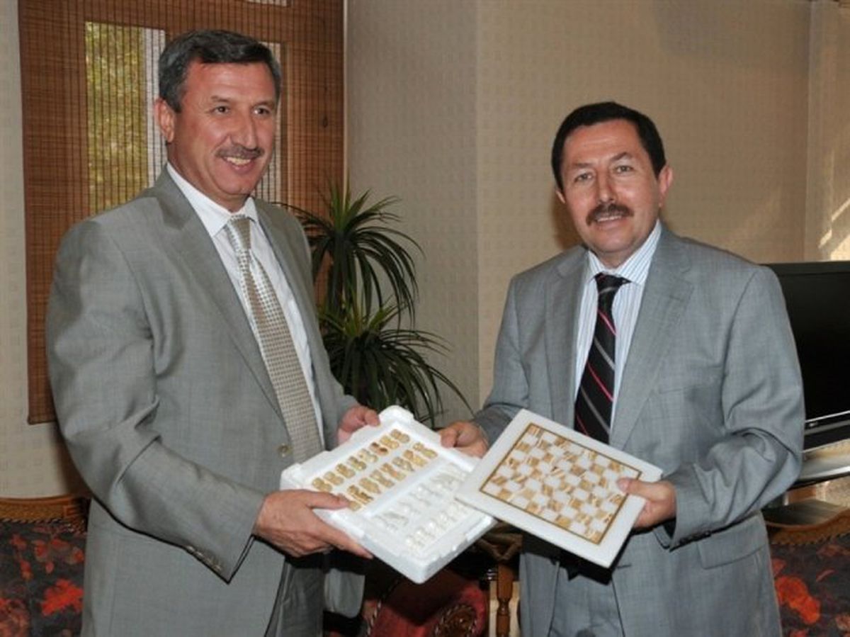 Kütahya Valisi Yılmaz, Afyonkarahisar Valisi Balkanlıoğlu\'nu Ziyaret Etti